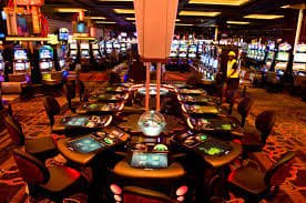 paitoangka slot Desktop showing live-dealer blackjack table with multi-angle camera feeds